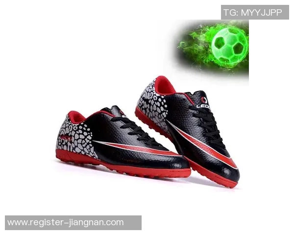 耐克足球鞋开胶问题解析及解决方案分享，助你重拾运动激情